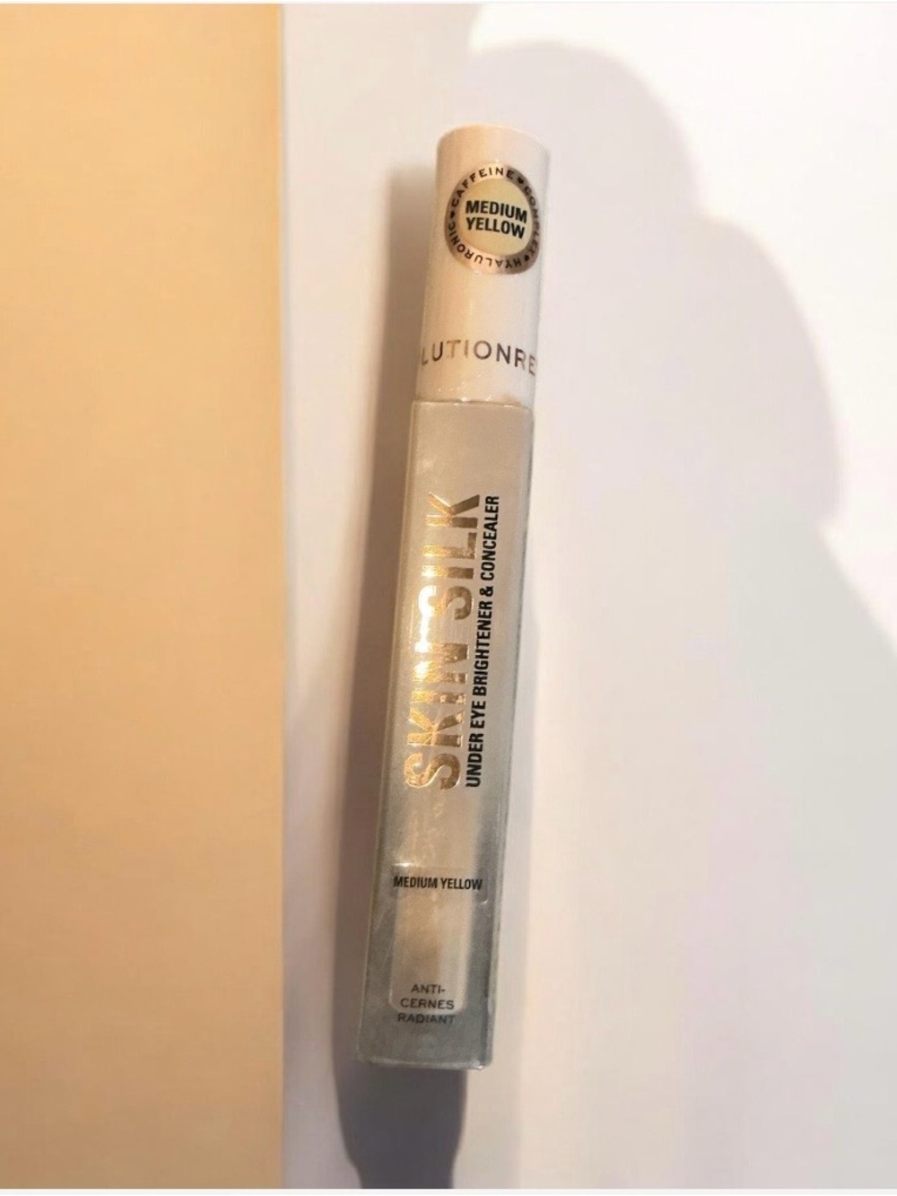 Revolution Skinsilk Under Eye Brightener & Concealer - Medium Yellow